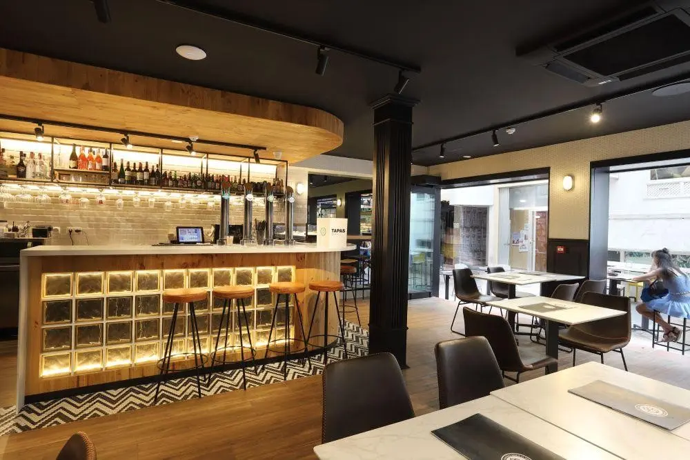 Restauracja i jedzenie w hotelu Alameda