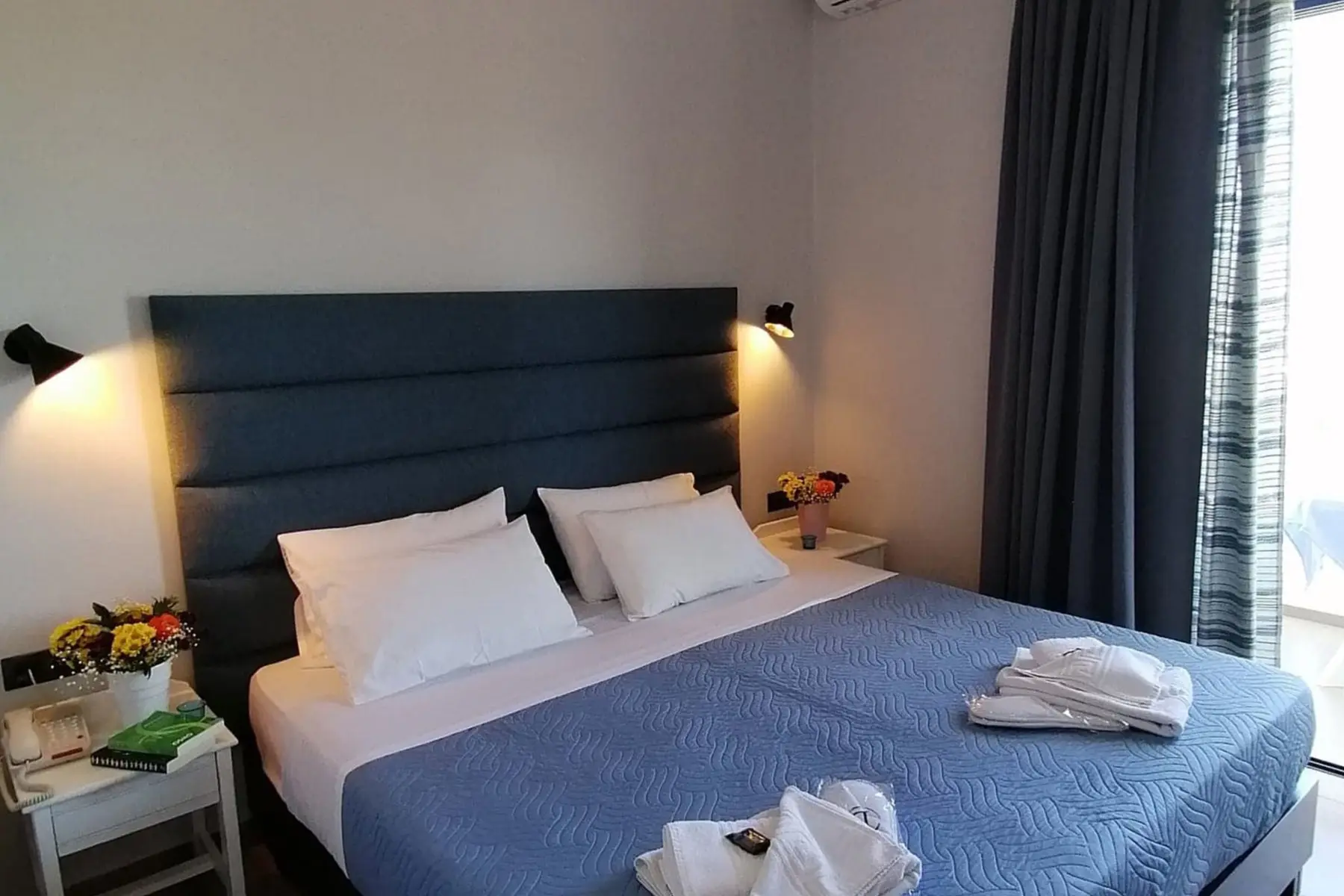 Alexis Hotel — ALEXIS