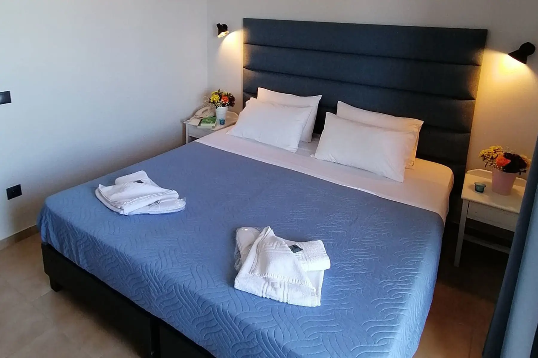 Alexis Hotel — ALEXIS