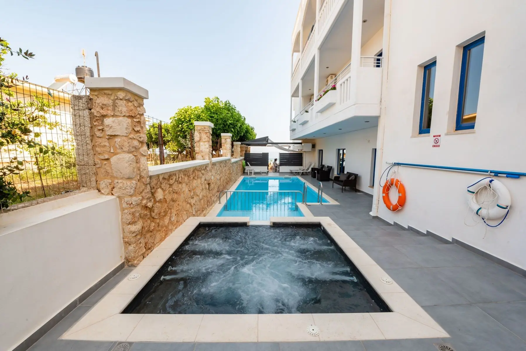 Alexis Hotel — ALEXIS