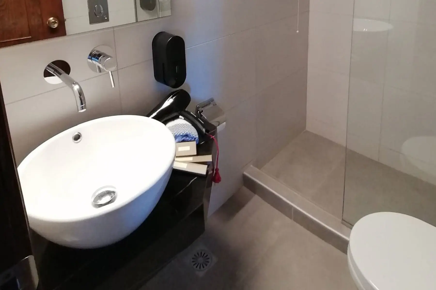 Alexis Hotel — ALEXIS