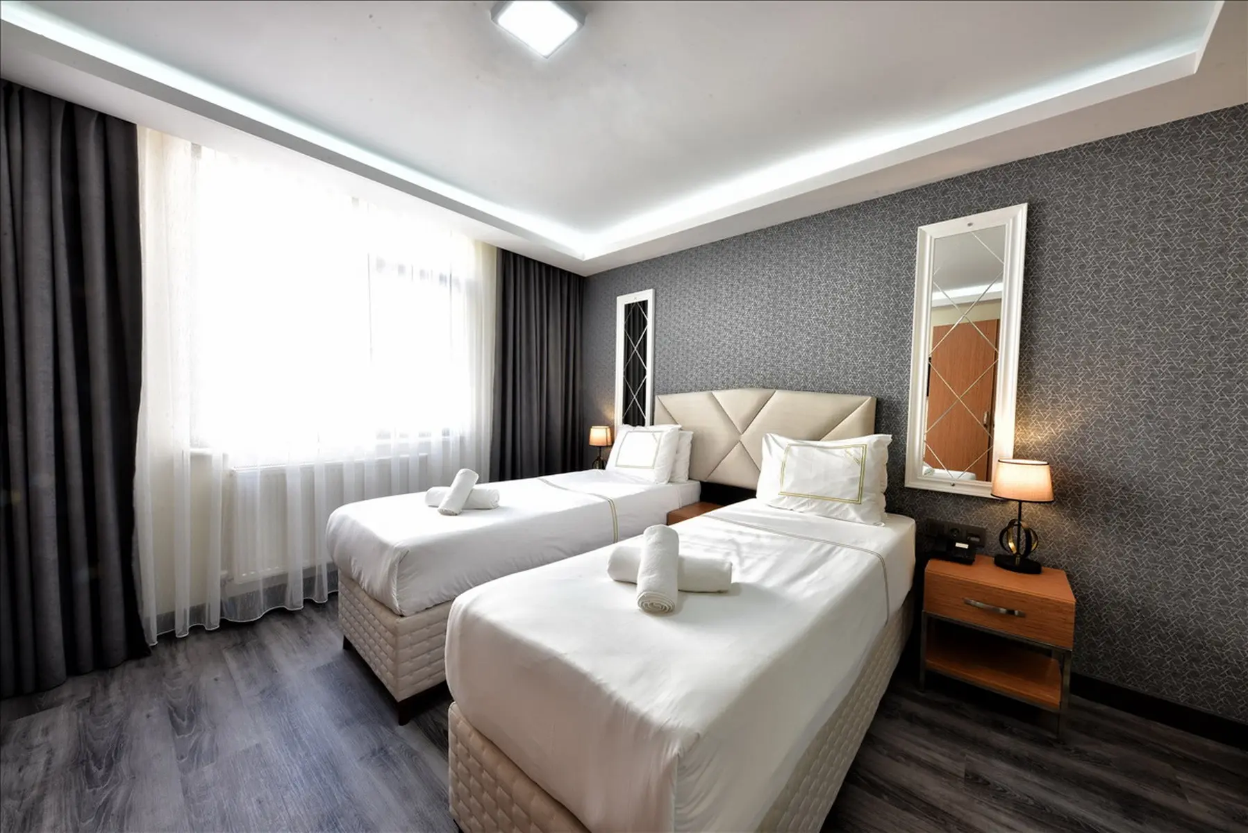 Pokój w hotelu Almina Inn