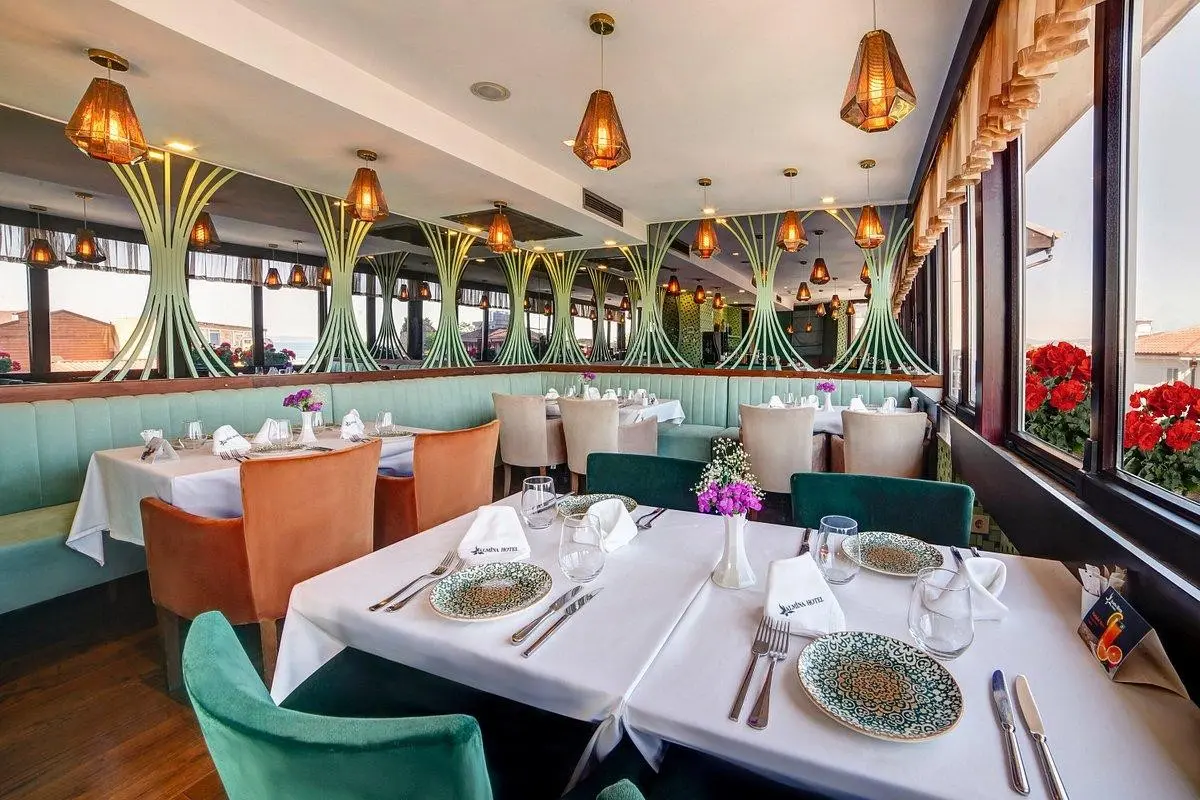 Restauracja i jedzenie w hotelu Almina