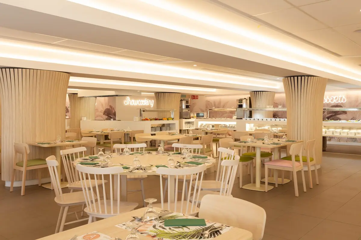 Restauracja i jedzenie w hotelu Ambassador Playa Ii