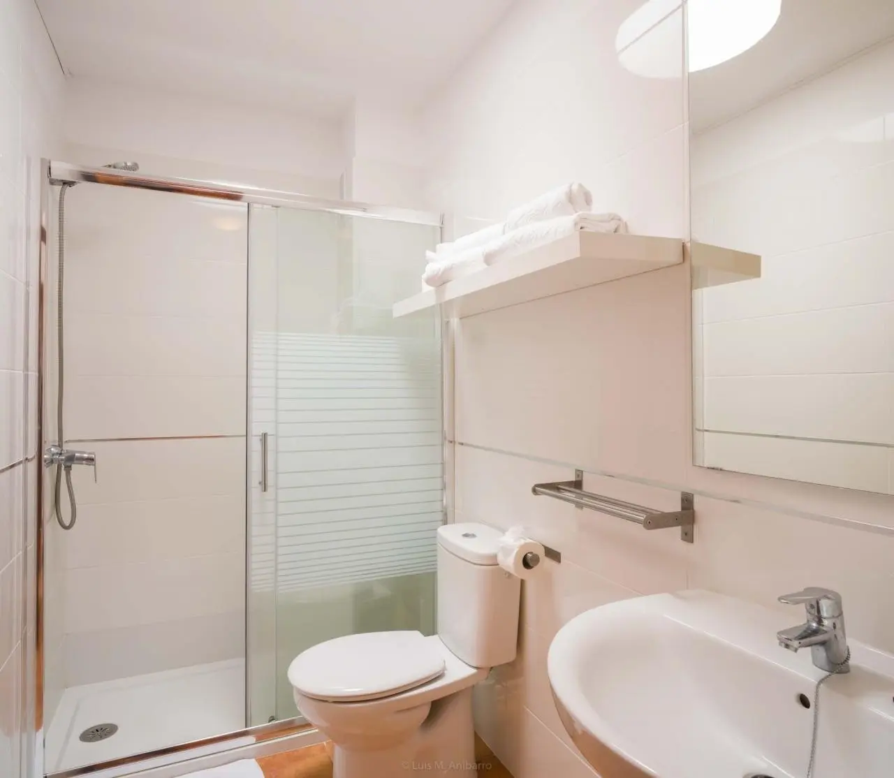 Apartamentos Los Rosales — LOS ROSALES APARTAMENTOS