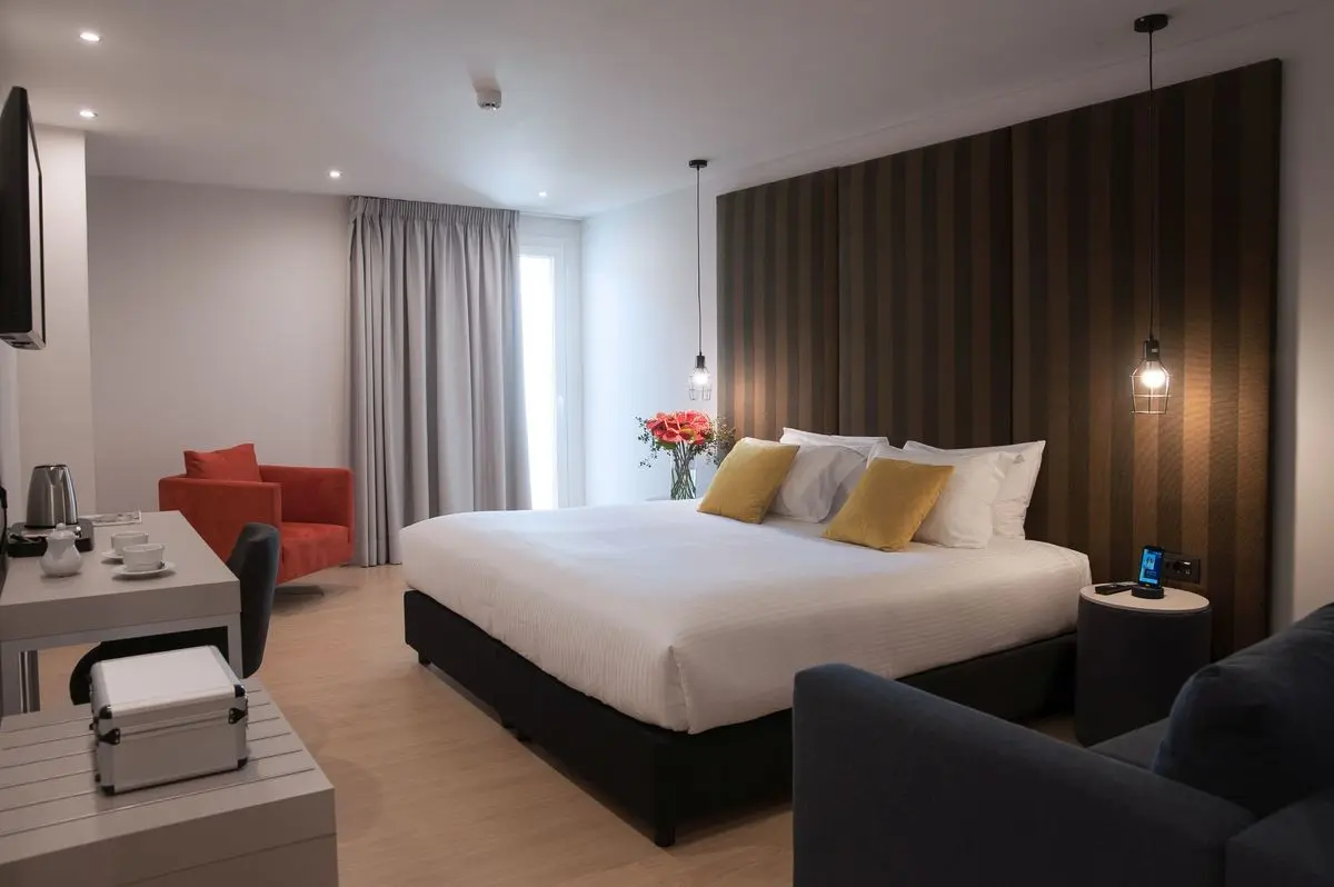 Athenaeum Smart Hotel — ATHENAEUM SMART HOTEL
