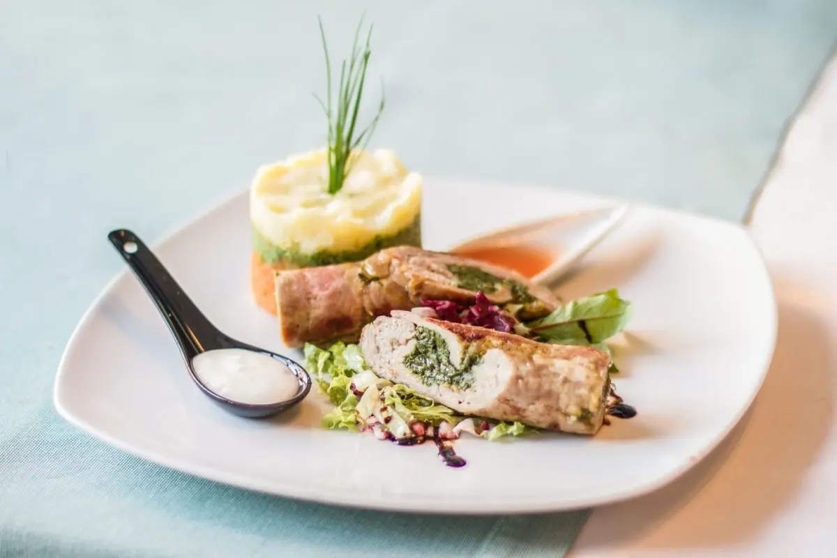 Atrium Hotel — ATRIUM