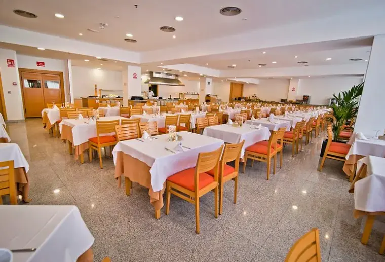 Restauracja i jedzenie w hotelu Bahia Almunecar