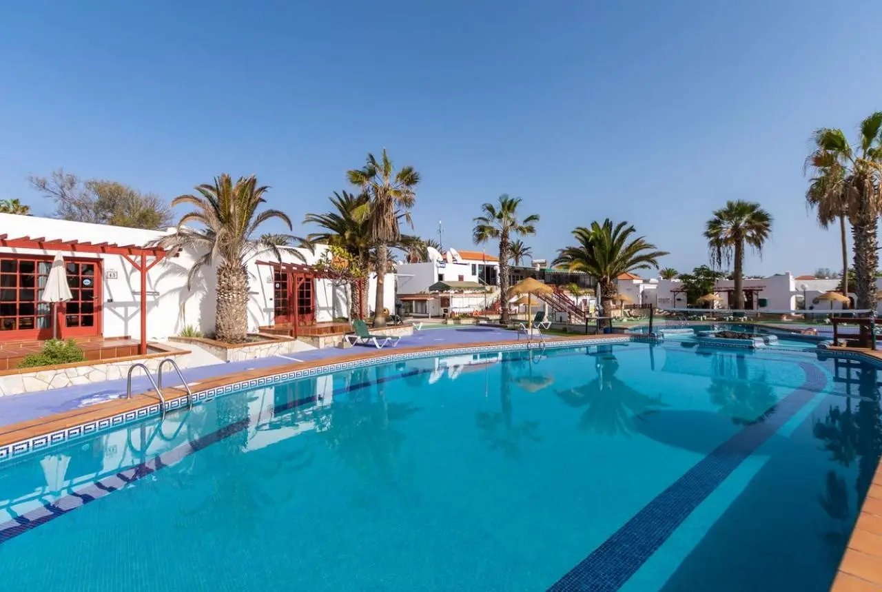 Bungalows Castillo Club Lake — BUNGALOWS CASTILLO CLUB LAKE