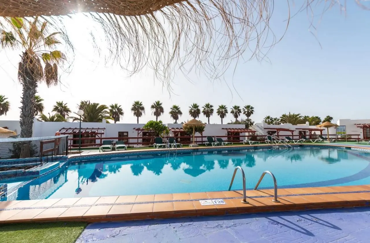 Bungalows Castillo Club Lake — BUNGALOWS CASTILLO CLUB LAKE