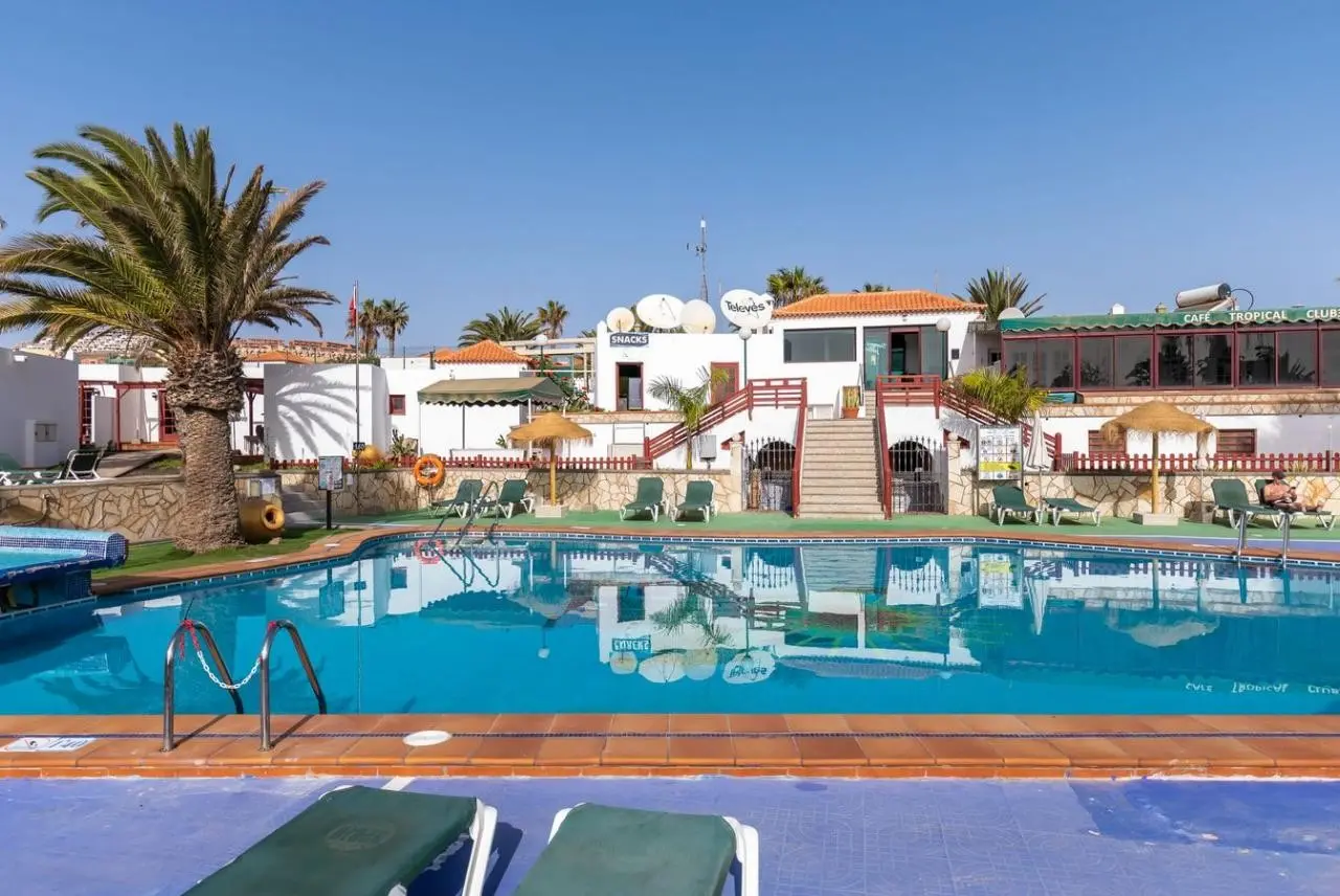 Bungalows Castillo Club Lake — BUNGALOWS CASTILLO CLUB LAKE