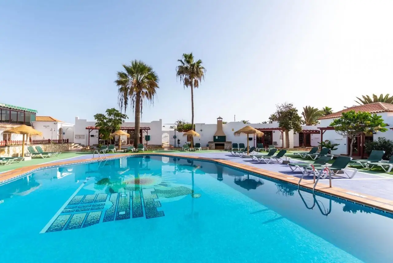 Hotel Bungalows Castillo Club Lake