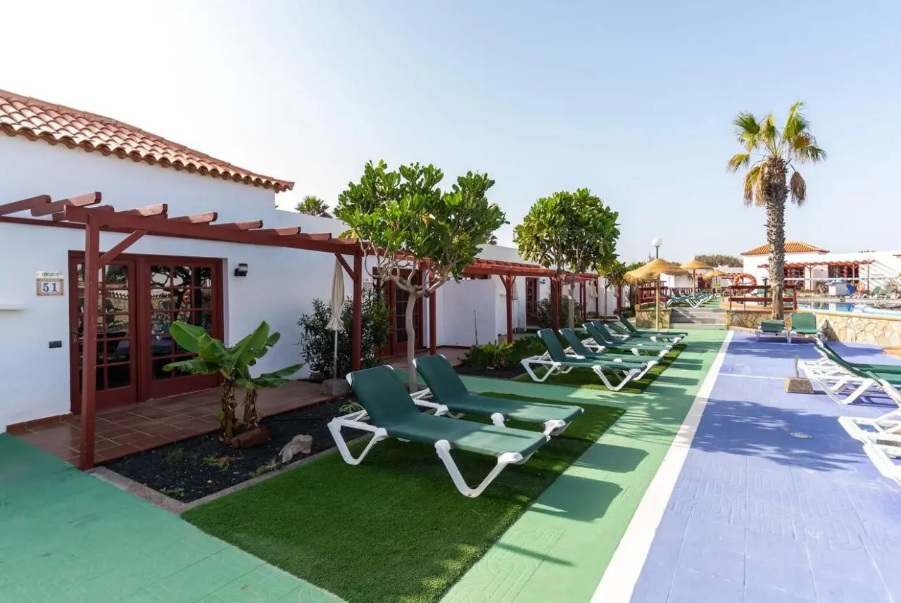 Bungalows Castillo Club Lake — BUNGALOWS CASTILLO CLUB LAKE