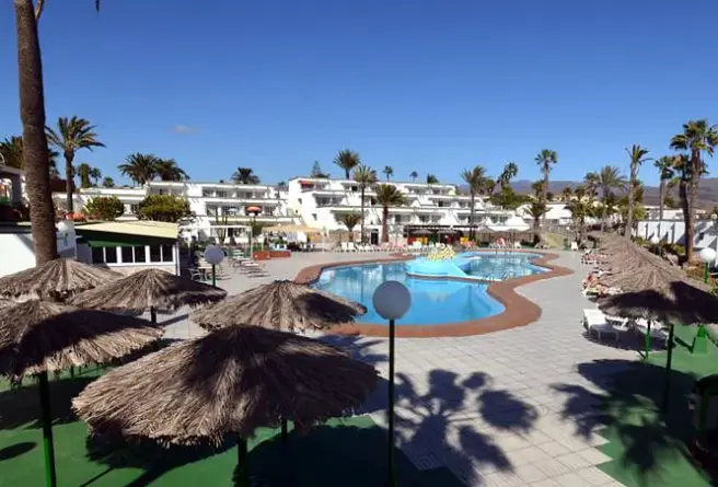 Basen w hotelu Bungalows Vista Oasis