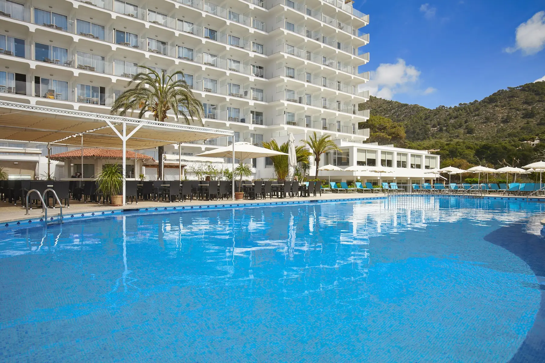 Castell Royal Universal — CASTELL ROYAL UNIVERSAL