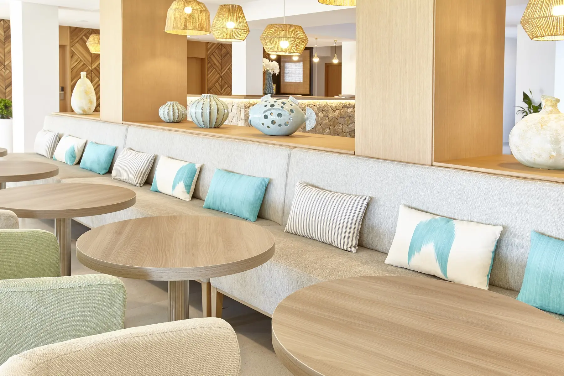 Castell Royal Universal — CASTELL ROYAL UNIVERSAL