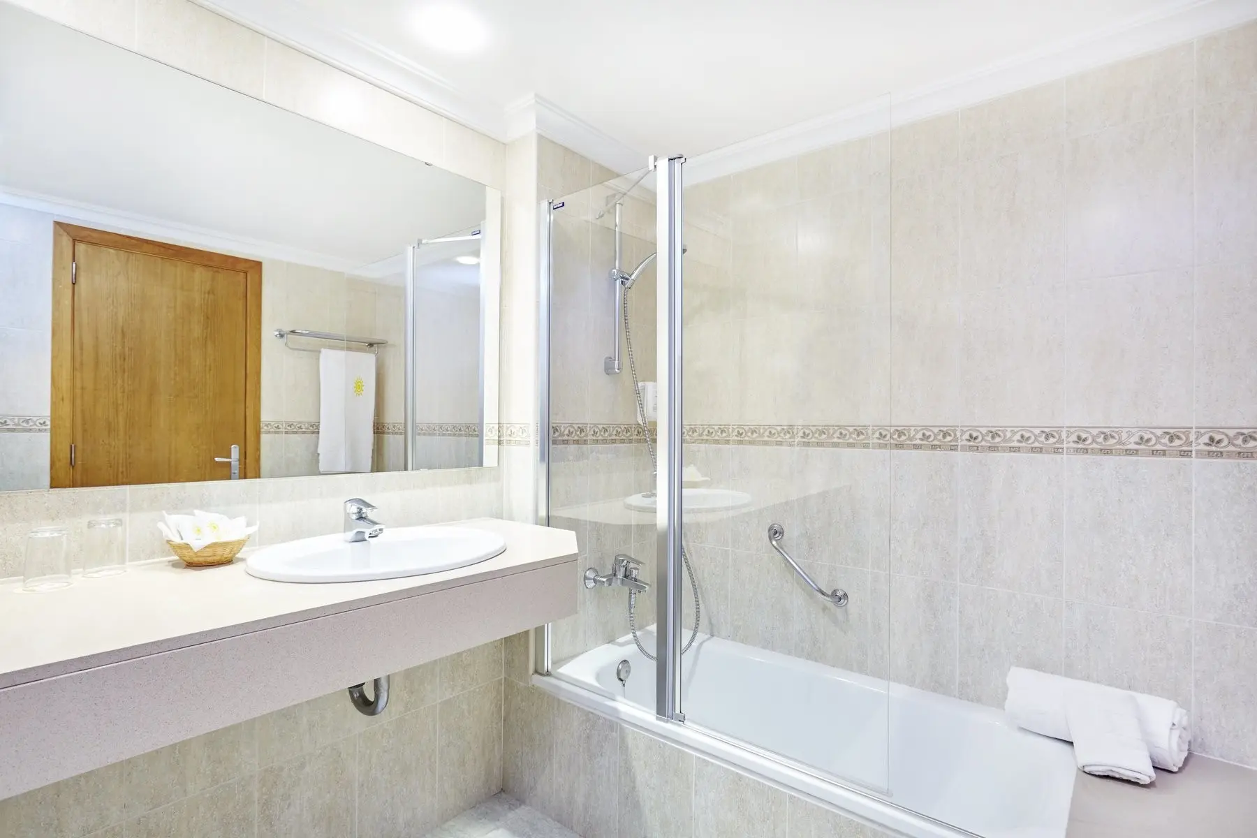 Castell Royal Universal — CASTELL ROYAL UNIVERSAL