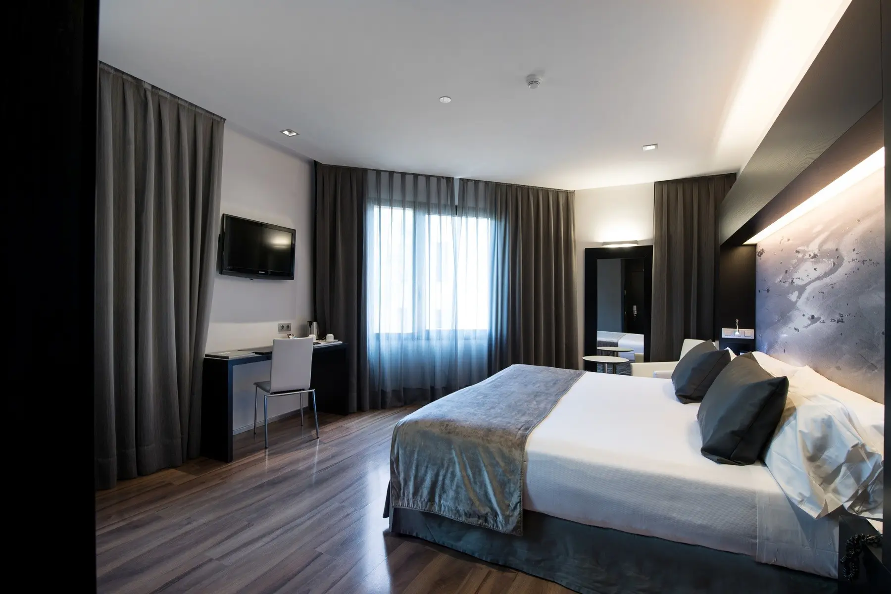 Catalonia Catedral — CATALONIA CATEDRAL