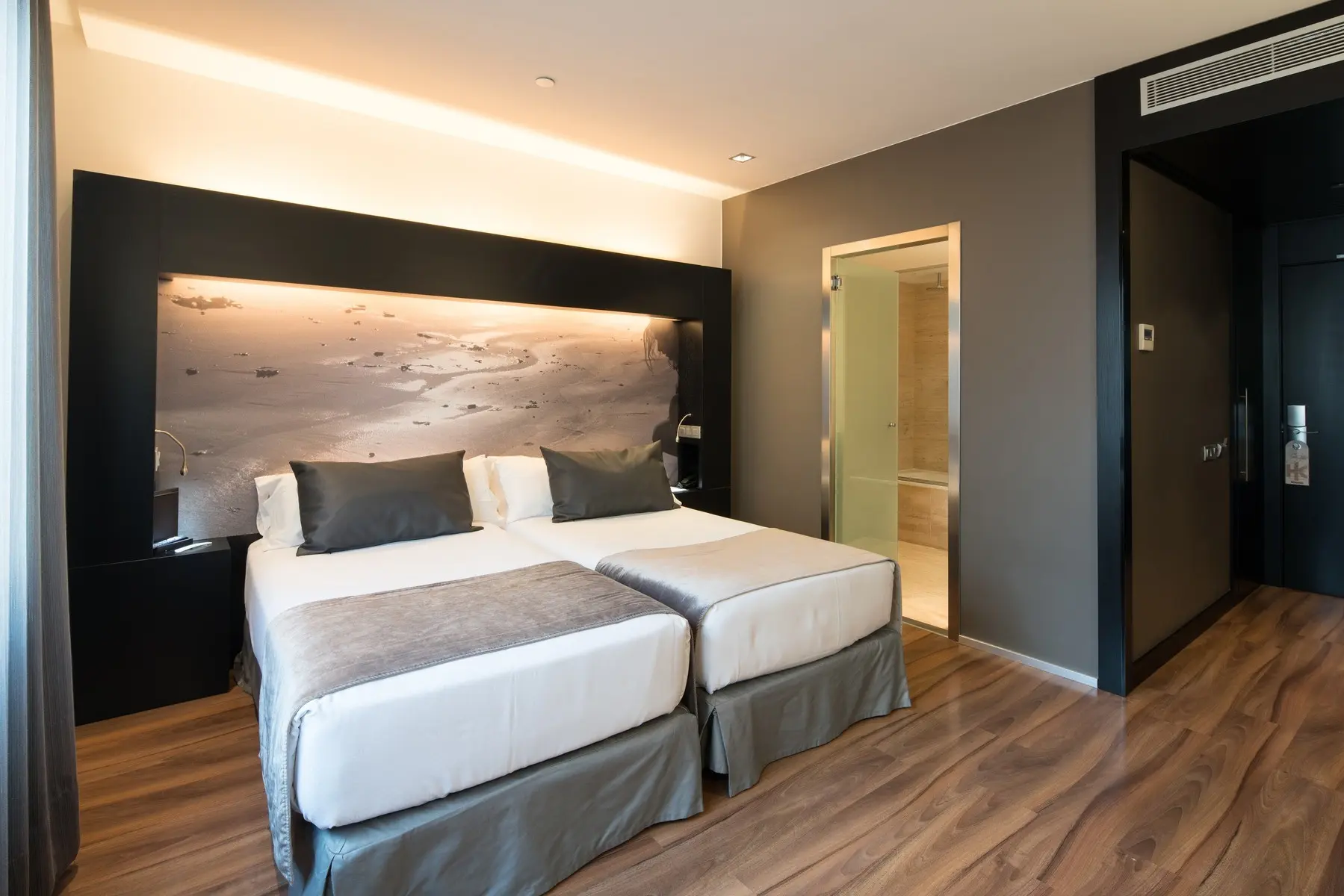 Catalonia Catedral — CATALONIA CATEDRAL