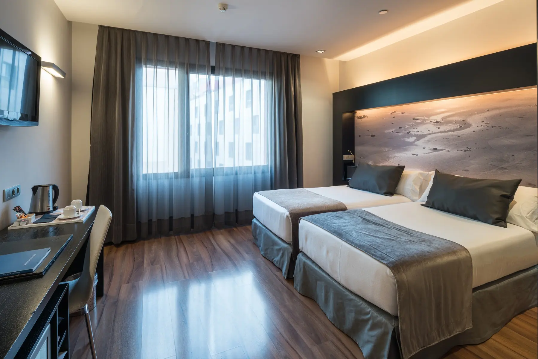 Catalonia Catedral — CATALONIA CATEDRAL