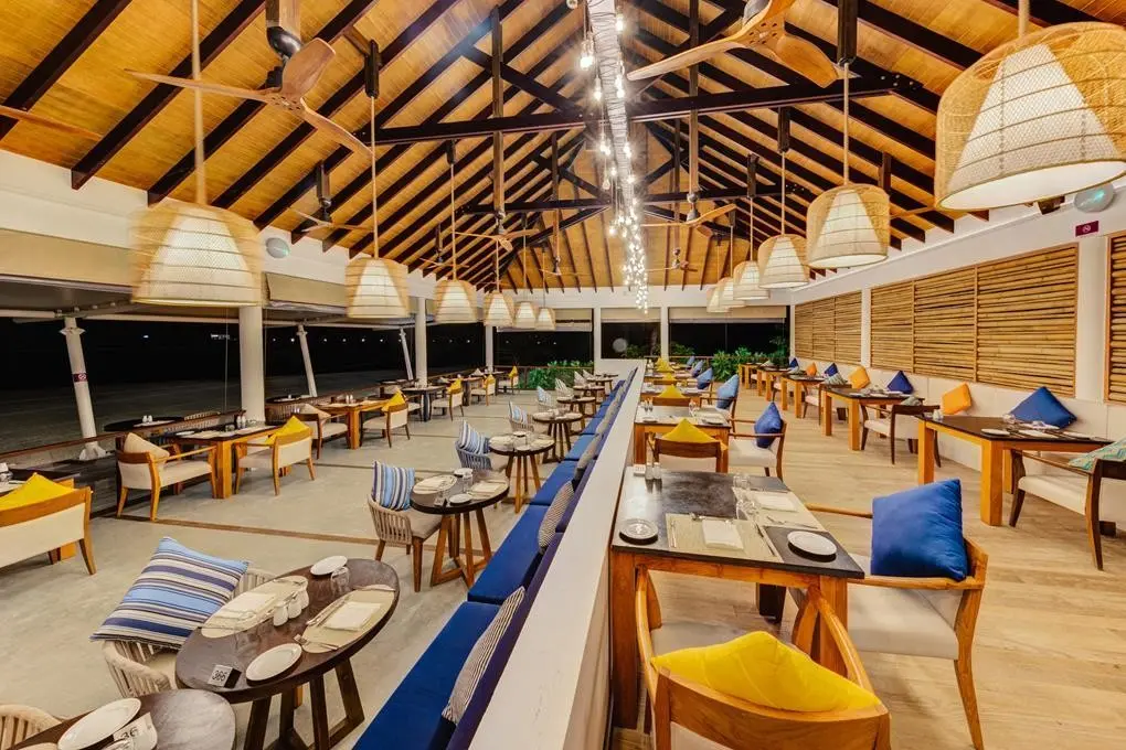 Cinnamon Hakuraa Huraa — CINNAMON HAKURAA HURAA