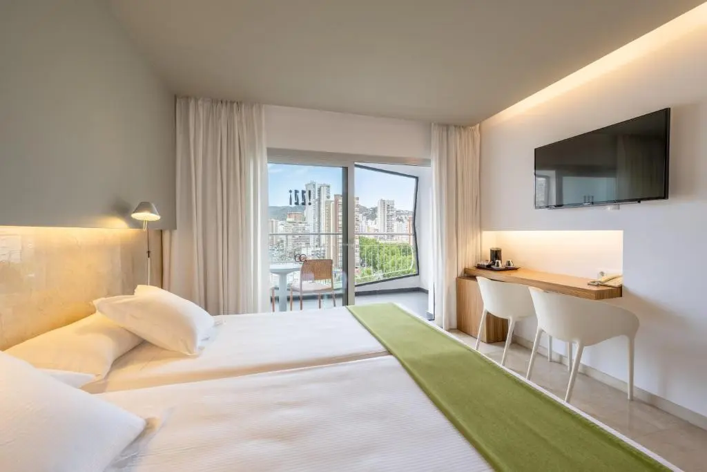 Climia Belroy — CLIMIA BELROY