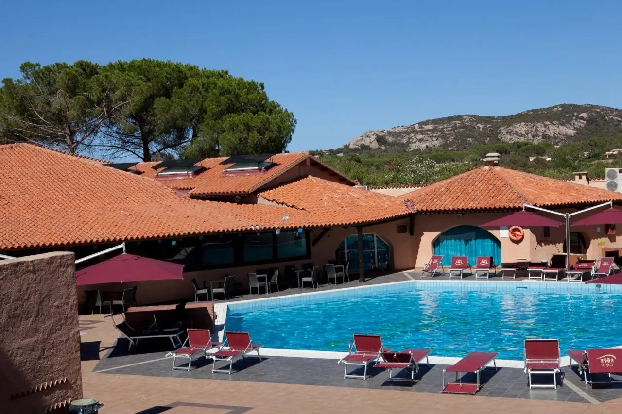 Club Esse Cala Bitta — CLUB ESSE CALA BITTA