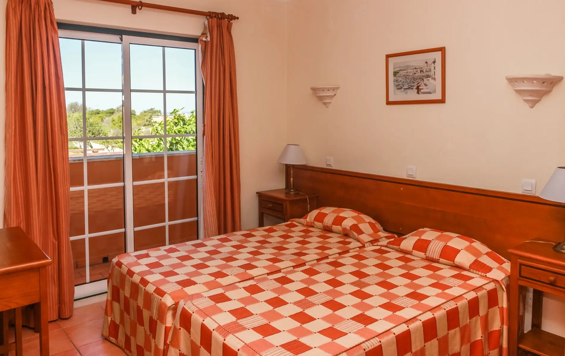 Colina da Lapa and Colina Villas — COLINA DA LAPA AND COLINA VILLAS