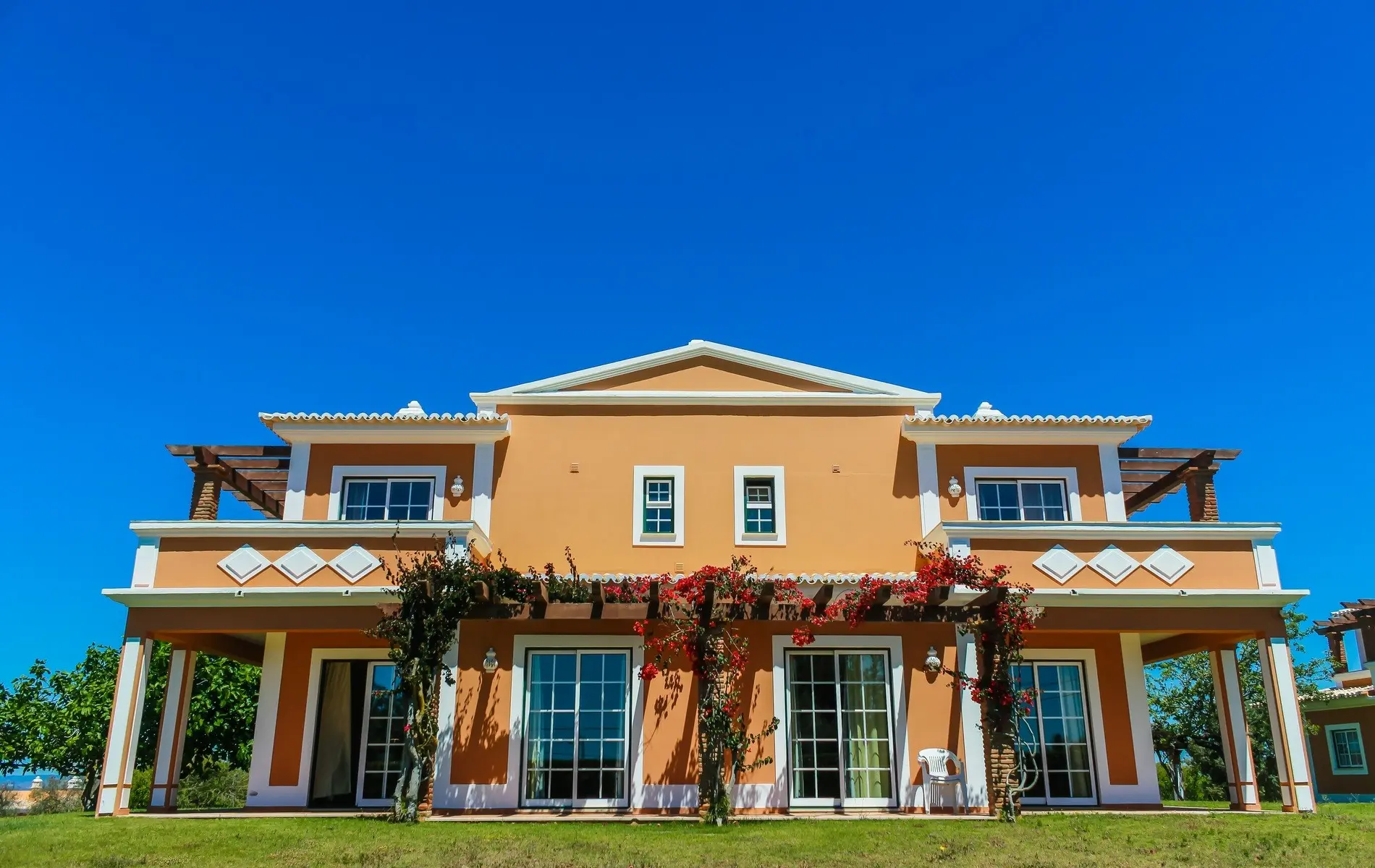 Colina da Lapa and Colina Villas — COLINA DA LAPA AND COLINA VILLAS