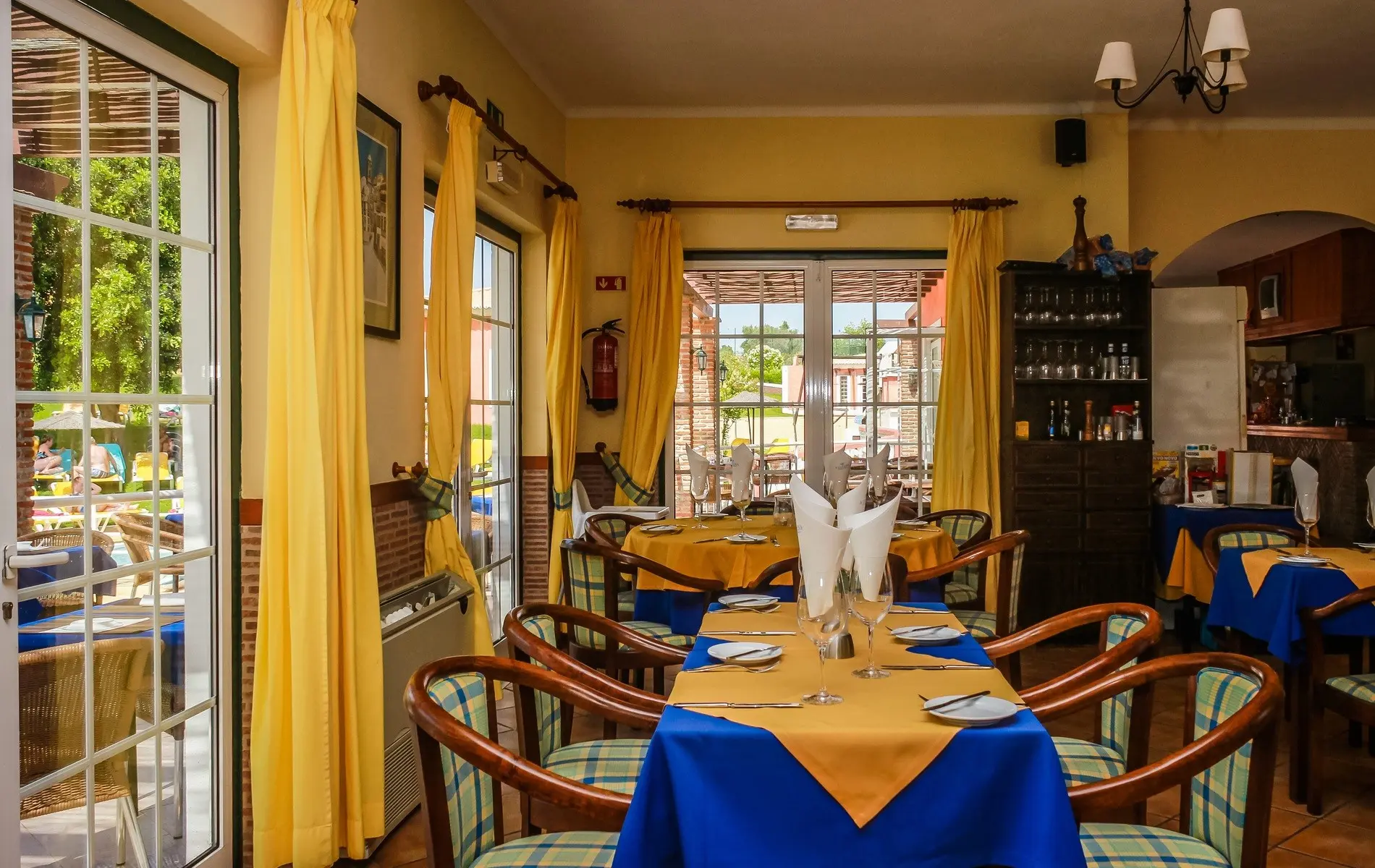 Colina da Lapa and Colina Villas — COLINA DA LAPA AND COLINA VILLAS