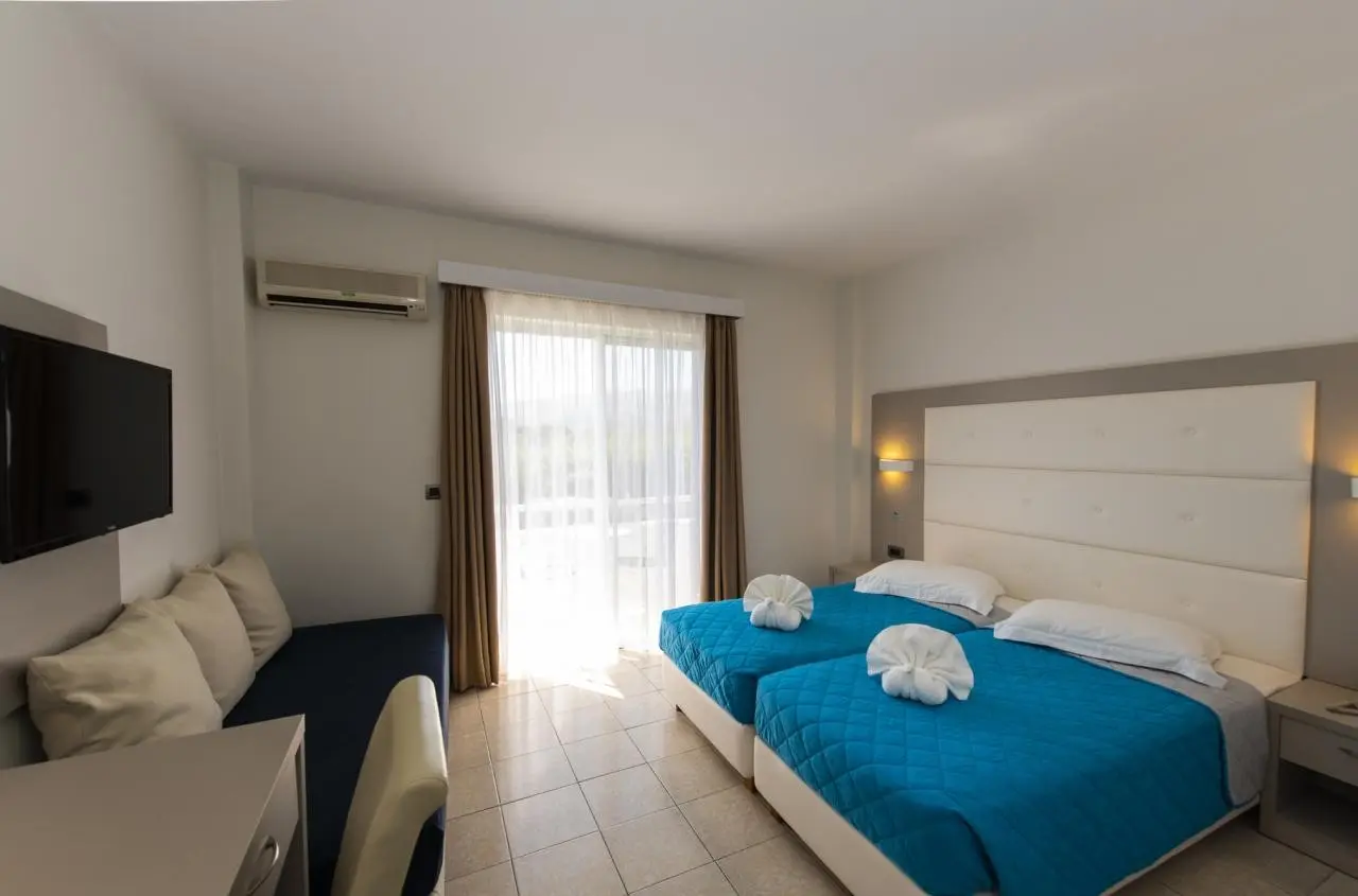 Costa Angela — COSTA ANGELA