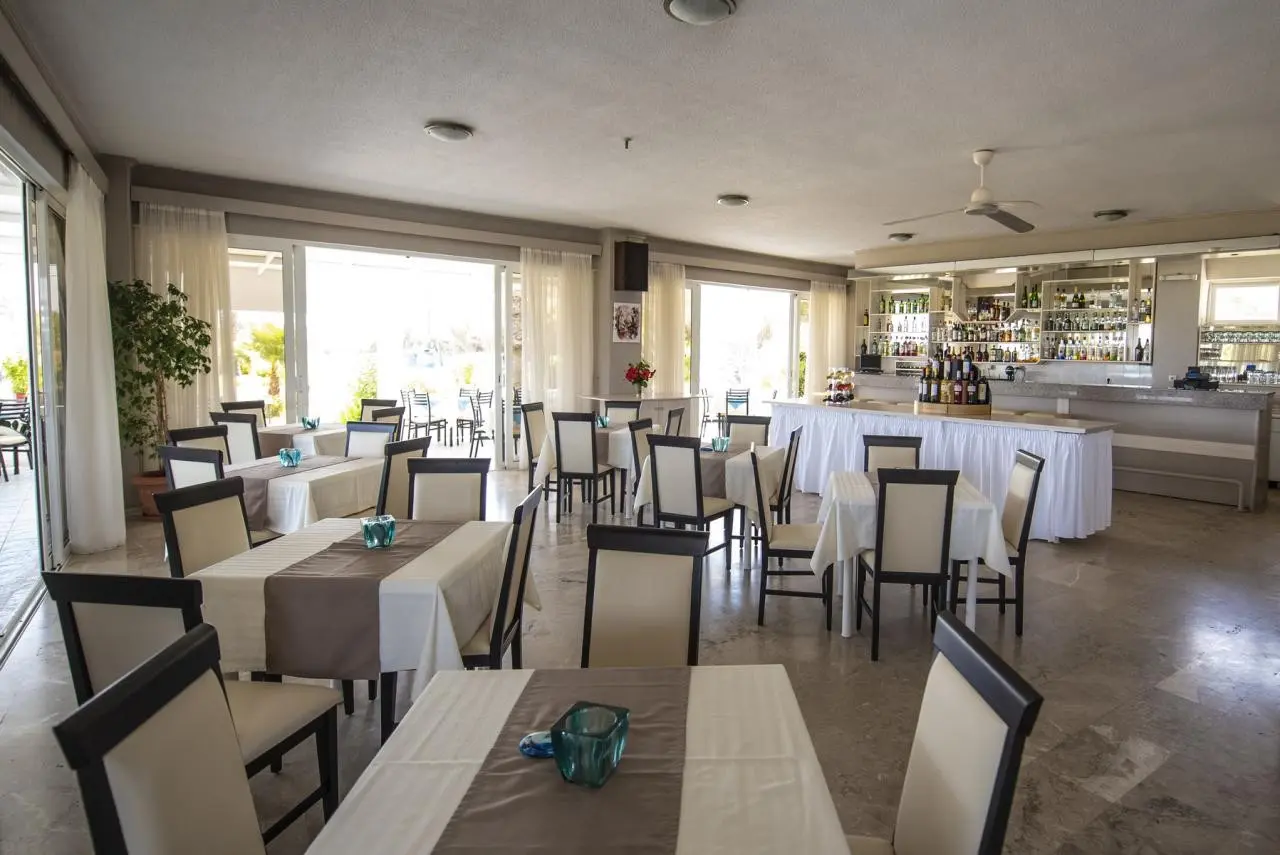 Costa Angela — COSTA ANGELA