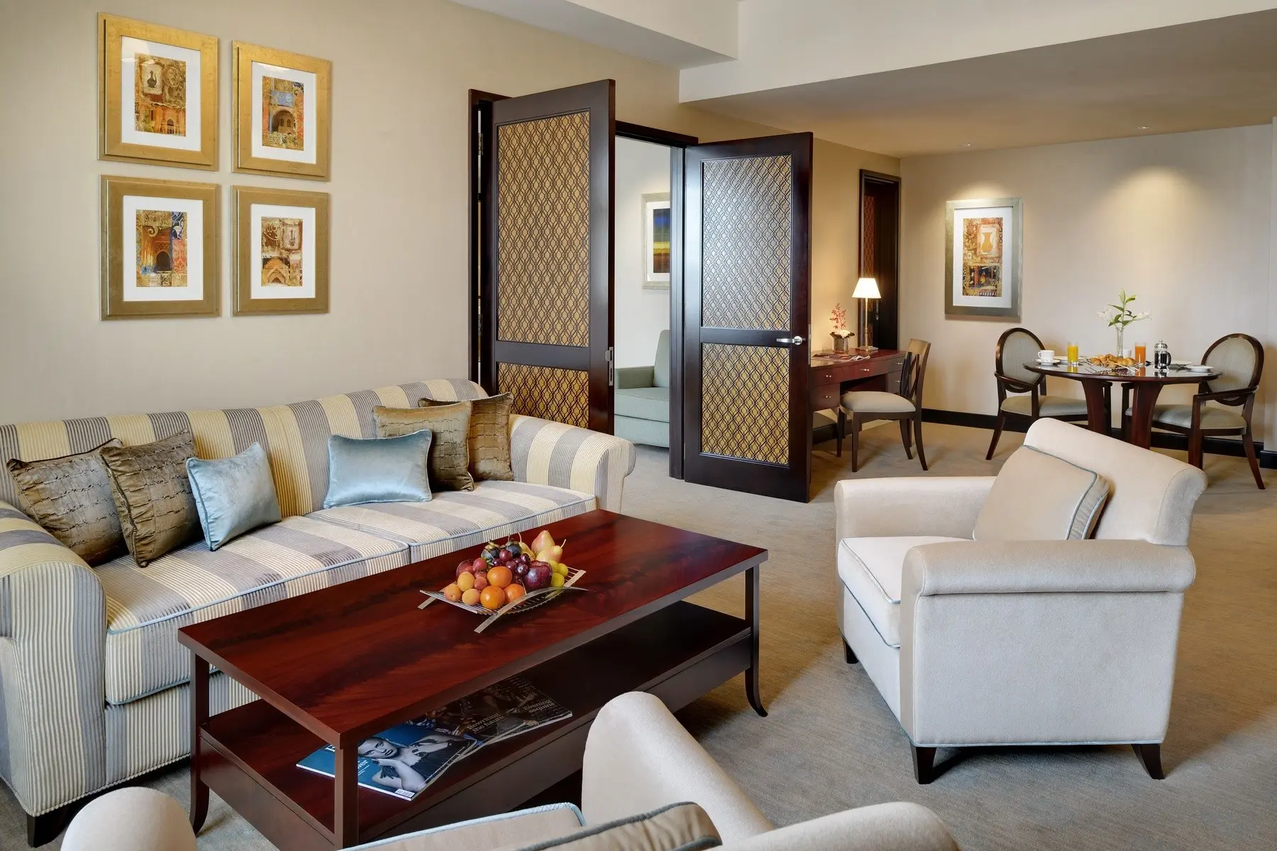 Crowne Plaza Jumeirah Dubai — CROWNE PLAZA JUMEIRAH DUBAI