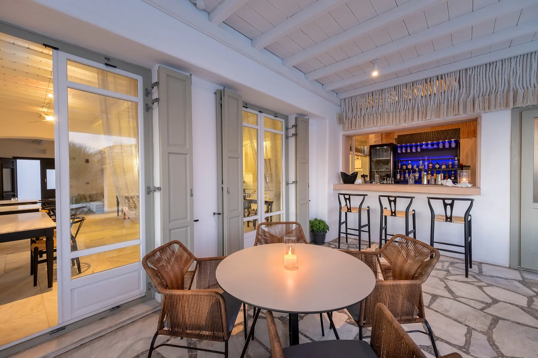 Deliades Hotel — DELIADES