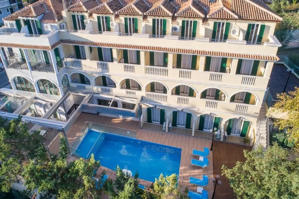 Hotel Denise Beach Hotel and Apartments