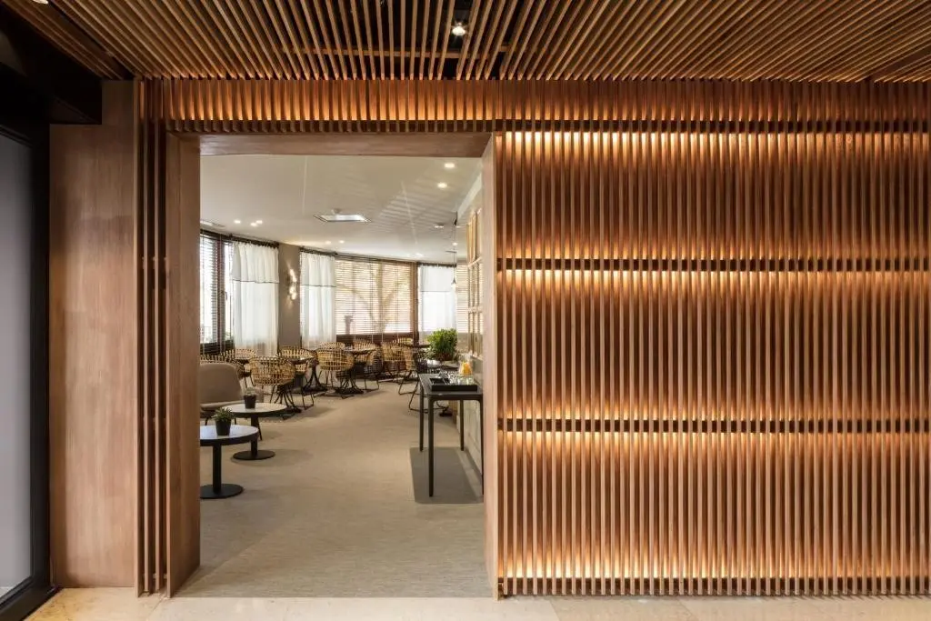 Dom Carlos Park — DOM CARLOS PARK