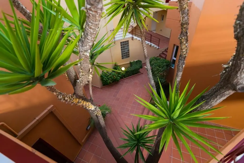 Elotia Hotel — ELOTIA