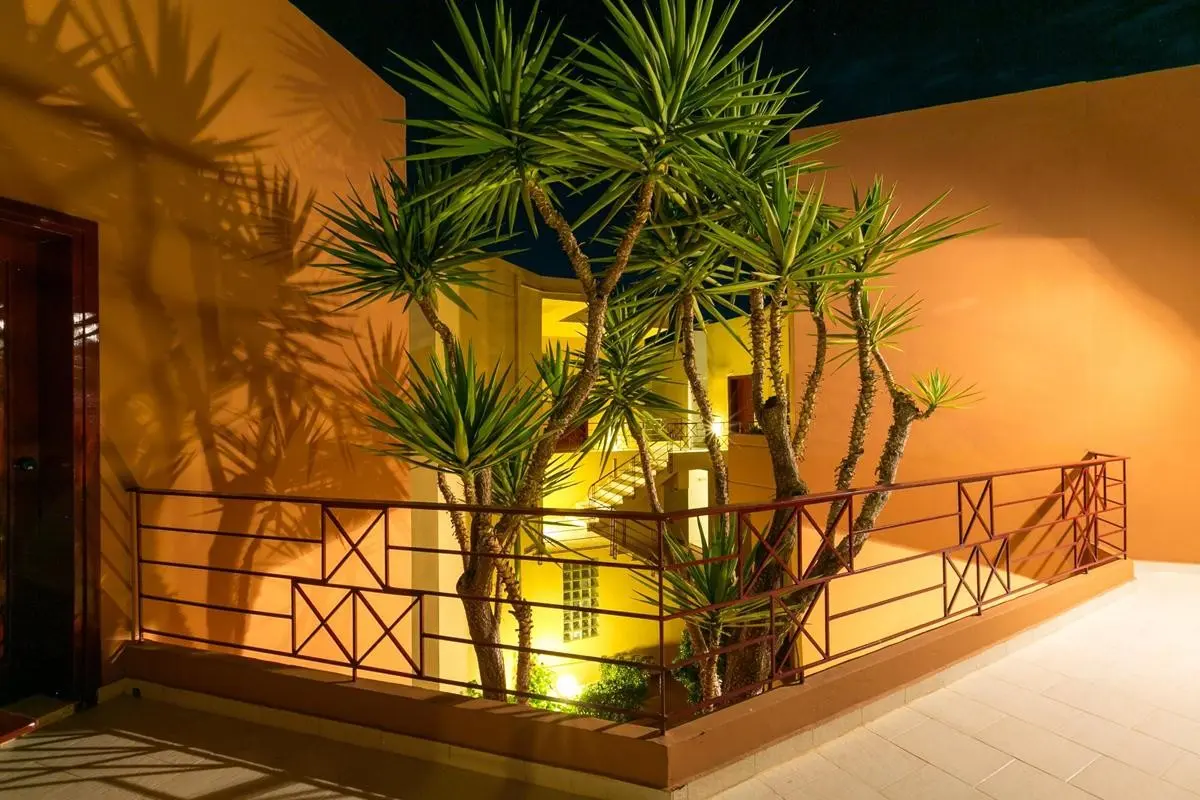 Elotia Hotel — ELOTIA