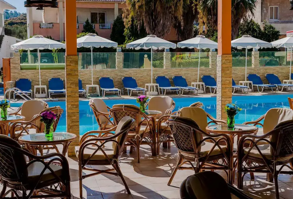 Basen w hotelu Esmeralda Hotel