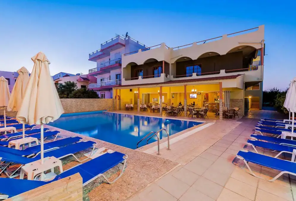 Basen w hotelu Esmeralda Hotel