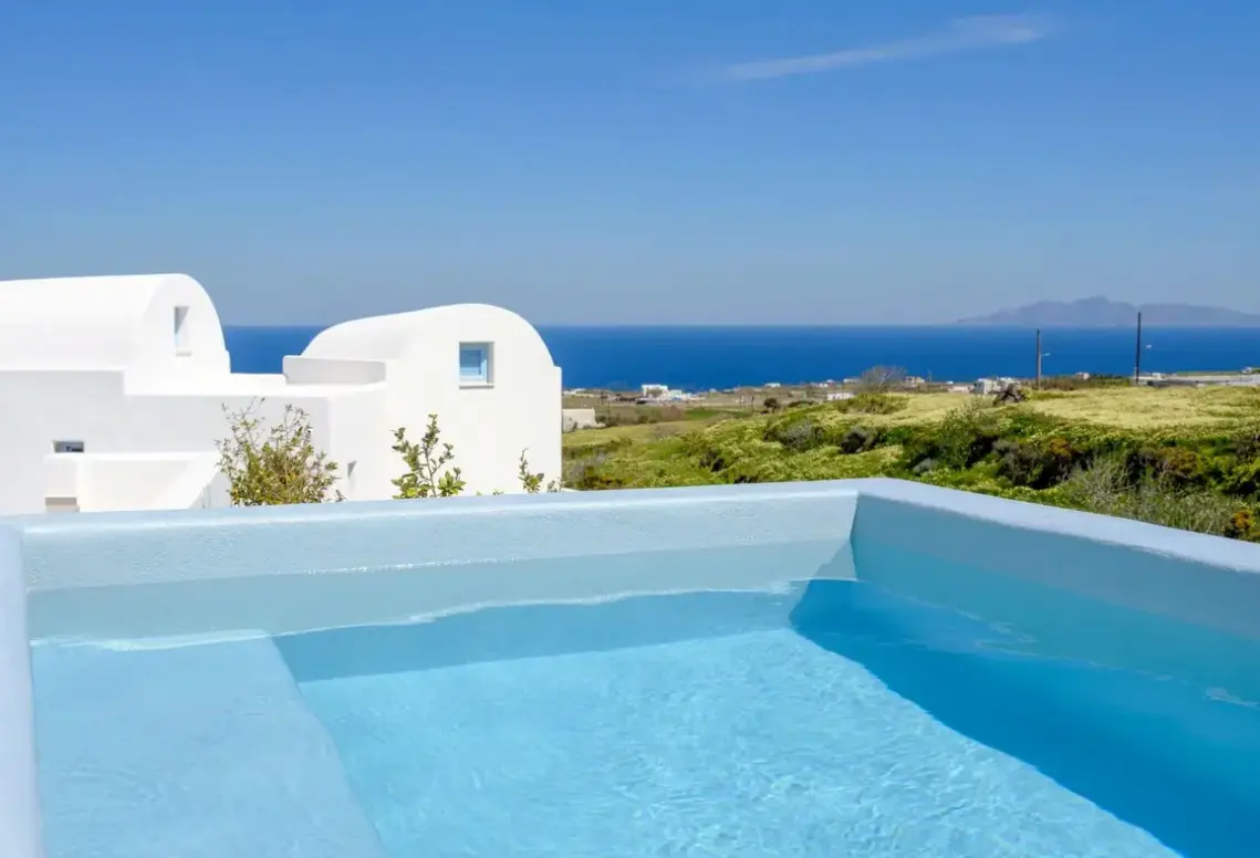 Basen w hotelu Este Luxury Suites