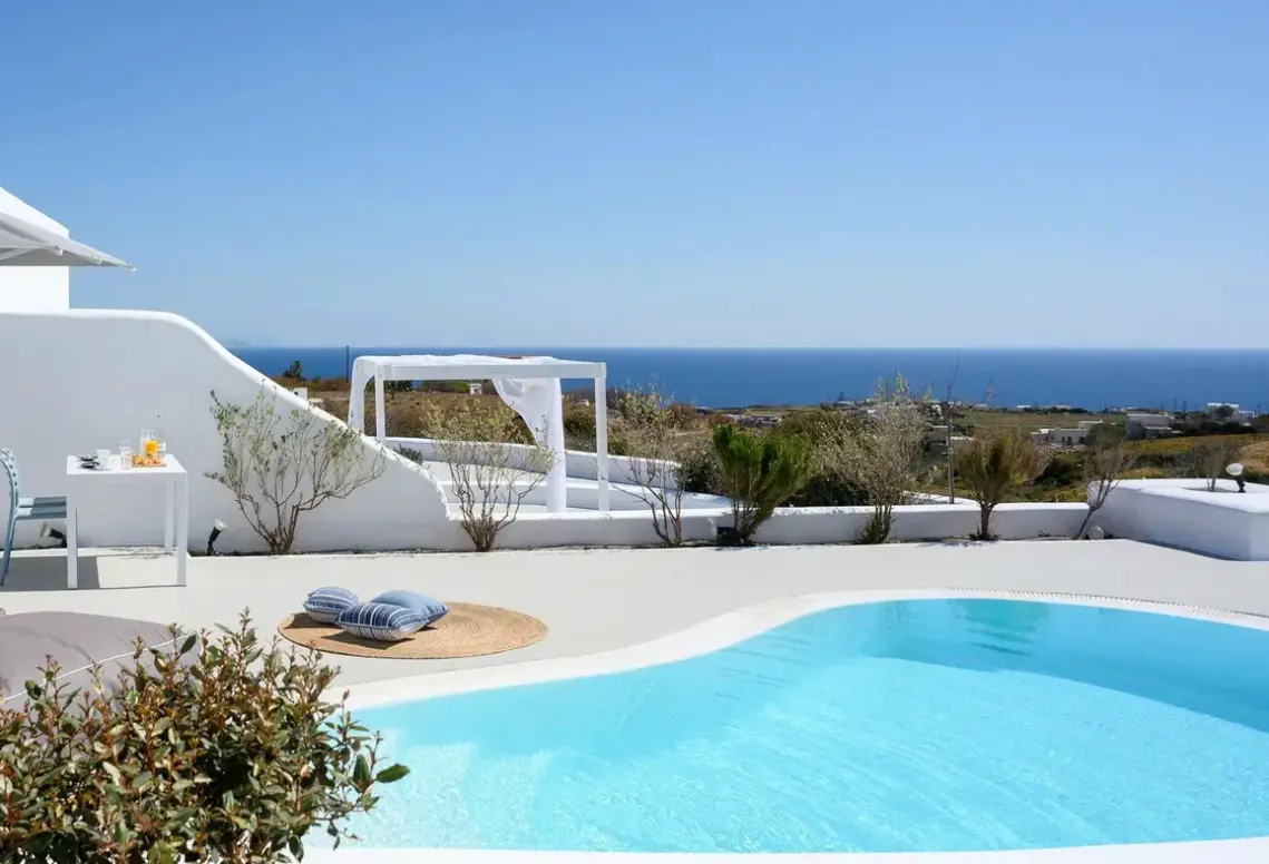 Basen w hotelu Este Luxury Suites
