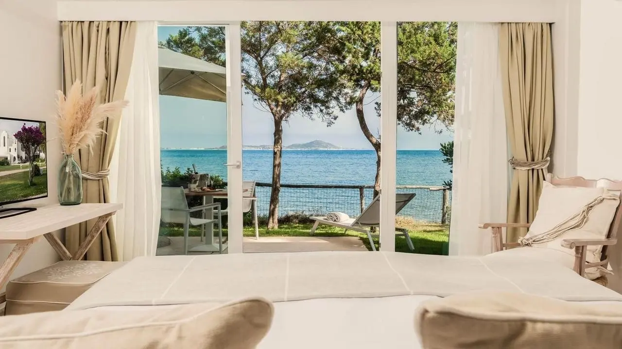 Plaża przy hotelu Falkensteiner Resort Capo Boi