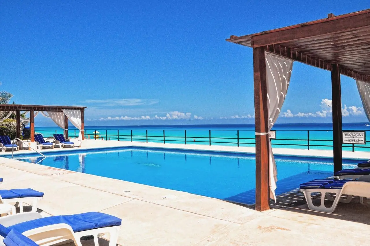 Flamingo Cancun Resort — FLAMINGO CANCÚN