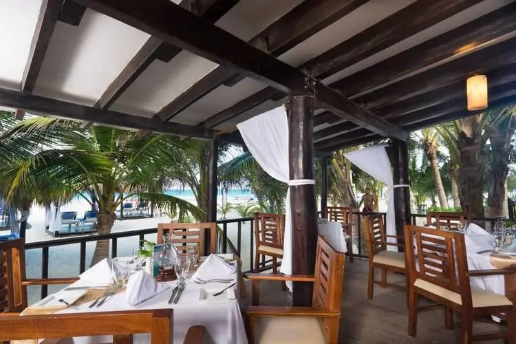 Flamingo Cancun Resort — FLAMINGO CANCÚN