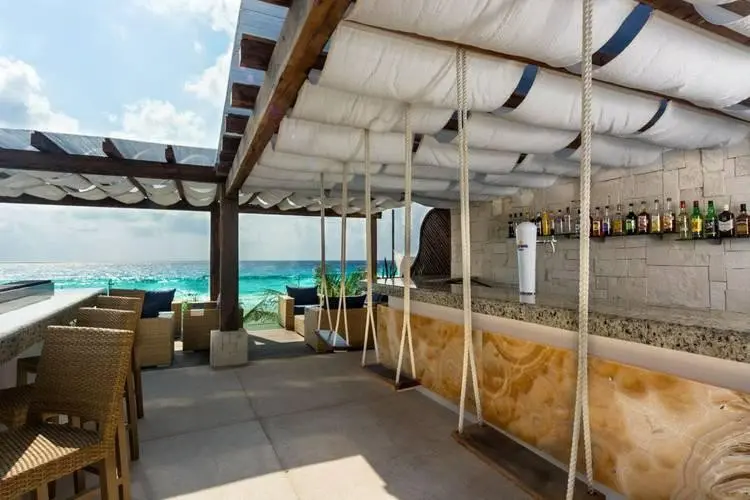 Flamingo Cancun Resort — FLAMINGO CANCÚN