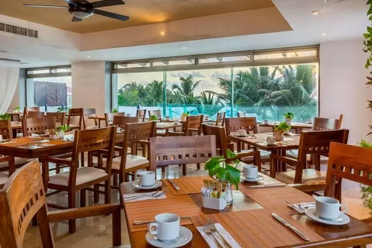 Flamingo Cancun Resort — FLAMINGO CANCÚN