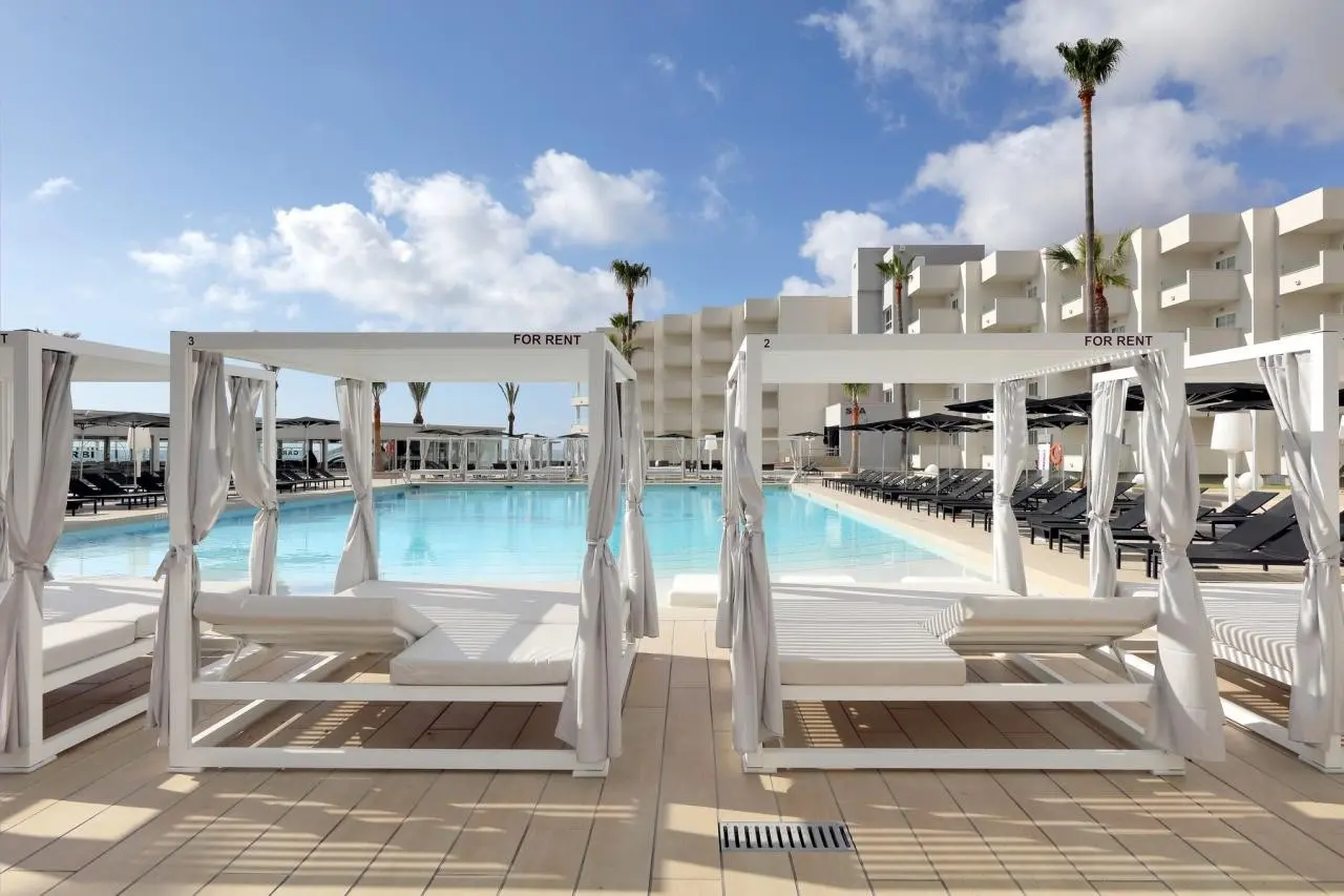 Basen w hotelu Florencio Ibiza