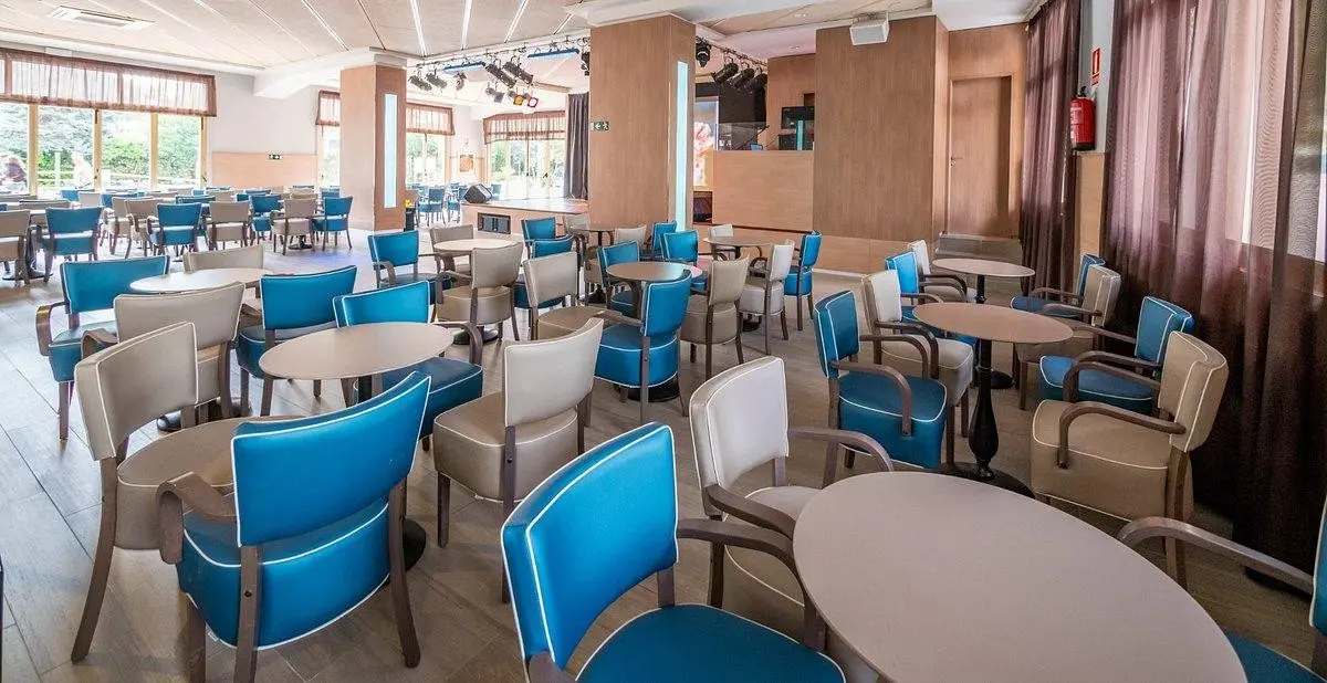 Golden Avenida Family Suites — GOLDEN AVENIDA FAMILY SUITES