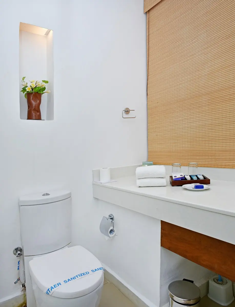 Goldi Sands Hotel — GOLDI SANDS